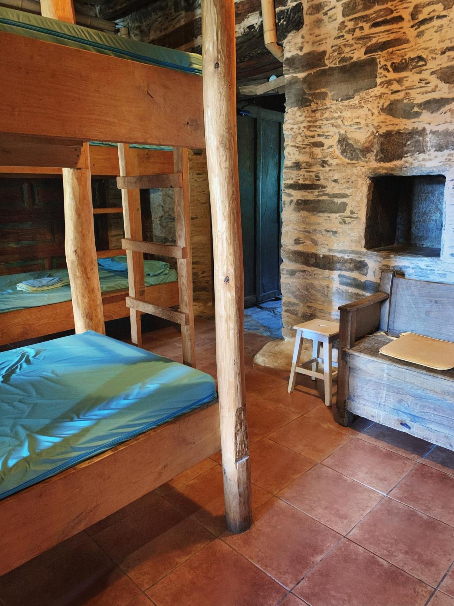Albergue Eco El Beso - Vegano Triacastela Ngoại thất bức ảnh